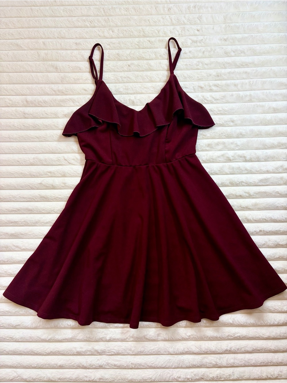 Altar’d State Women’s Ruffle-Trim Spaghetti Strap Dress in Wine Size Large